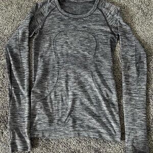 Heathered Gray Lululemon Swiftly Tech • long sleeve • size 4 • worn a few times